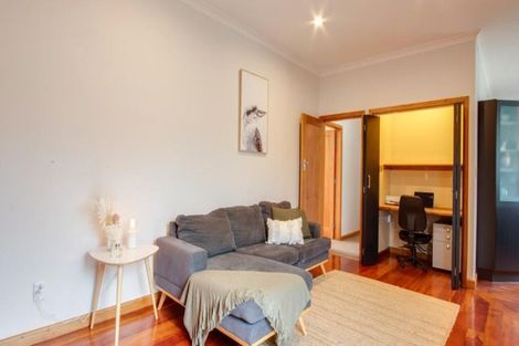 Photo of property in 215 Park Road North, Parkvale, Hastings, 4122