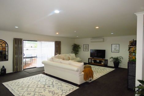 Photo of property in 33 Queen Street, Westport, 7825