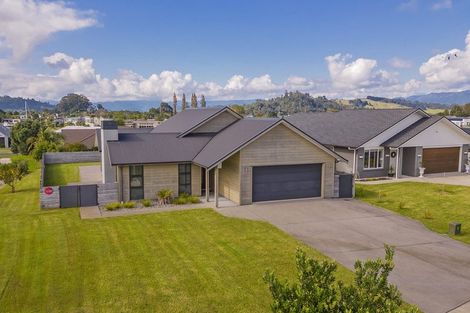 Photo of property in 10 Topping Place, Whitianga, 3510