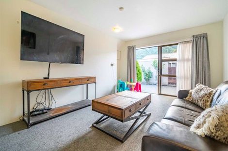 Photo of property in 5 California Drive, Totara Park, Upper Hutt, 5018