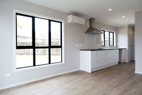 Photo of property in 12 Emmadale Lane, Hamilton East, Hamilton, 3216