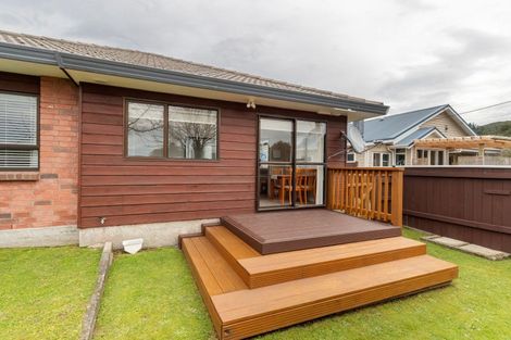 Photo of property in 9a Korau Grove, Stokes Valley, Lower Hutt, 5019