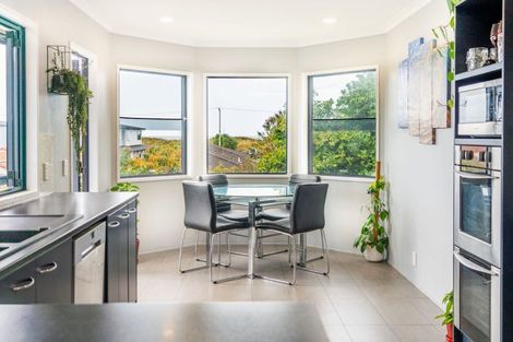 Photo of property in 19 Simpson Road, Papamoa Beach, Papamoa, 3118