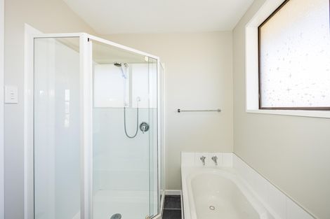 Photo of property in 9 Perth Street, South Hill, Oamaru, 9400