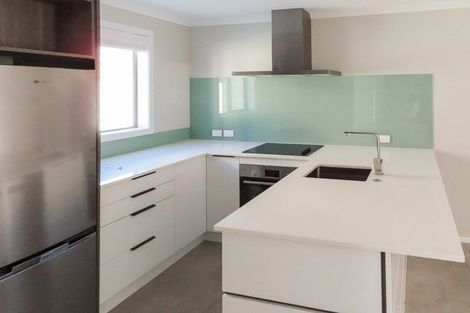 Photo of property in 5 John Reynolds Square, Hutt Central, Lower Hutt, 5010