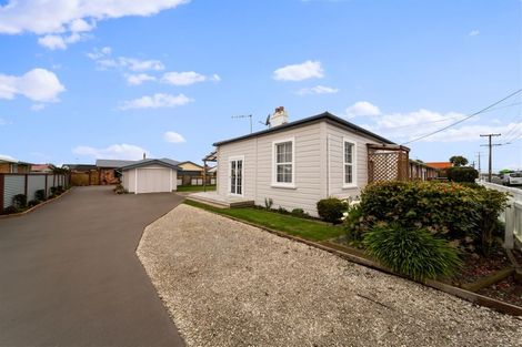 Photo of property in 16 Surrey Street, Hawera, 4610