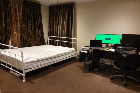 Photo of property in 86 San Marino Drive West, Henderson, Auckland, 0612