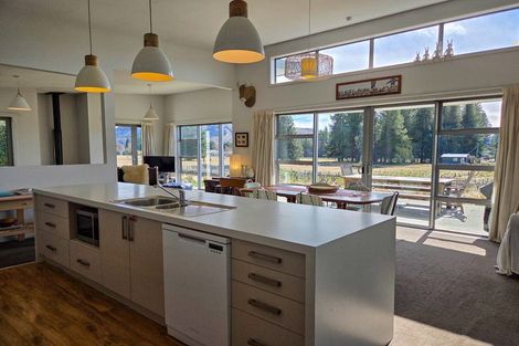 Photo of property in 8 Dwyer Place, Lake Tekapo, 7999