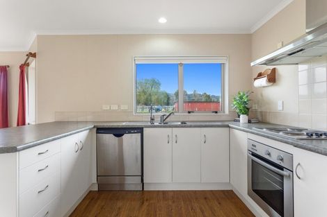 Photo of property in 26 Edgewater Grove, Whakatane, 3120