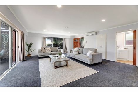 Photo of property in 51a Glenharrow Avenue, Avonhead, Christchurch, 8042