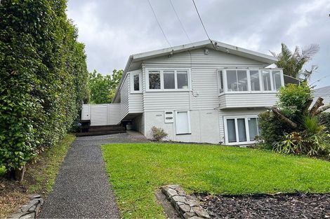 Photo of property in 15 Montana Avenue, Murrays Bay, Auckland, 0630