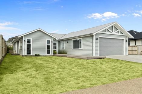 Photo of property in 21 Puhirake Crescent, Pyes Pa, Tauranga, 3112
