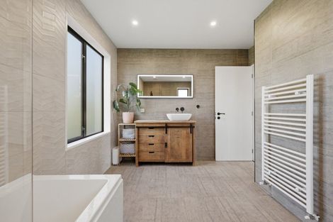 Photo of property in 206 Baker Road, Berwick Forest, Outram, 9073