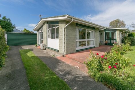 Photo of property in 15 Ostend Place, Avonhead, Christchurch, 8042