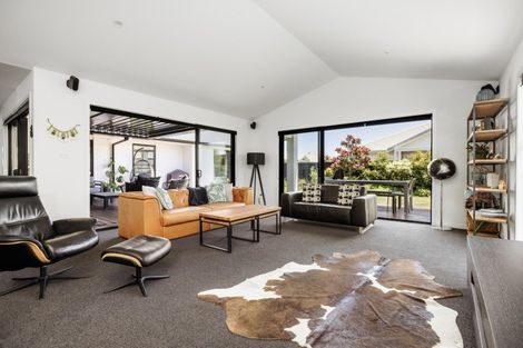 Photo of property in 16 Hiria Crescent, Papamoa Beach, Papamoa, 3118