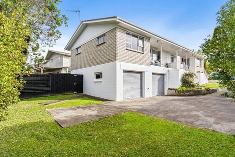 Photo of property in 2/23 Taitua Drive, Te Atatu South, Auckland, 0610