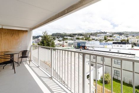 Photo of property in 23/8 Girton Terrace, Mount Cook, Wellington, 6021