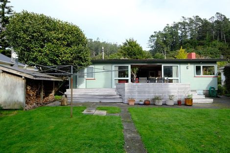 Photo of property in 139 Hine Road, Wainuiomata, Lower Hutt, 5014