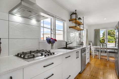 Photo of property in 34 Kelvin Road, Papakura, 2110