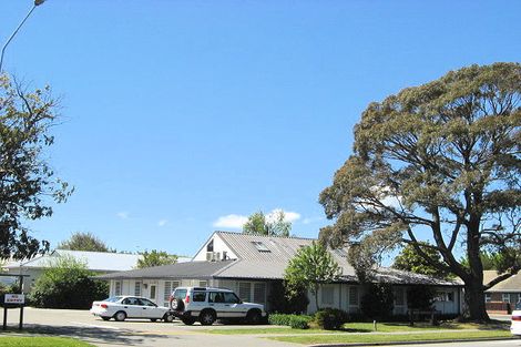 Photo of property in 106 Memorial Avenue, Burnside, Christchurch, 8053