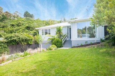 Photo of property in 8 Tui Terrace, Tawa, Wellington, 5028