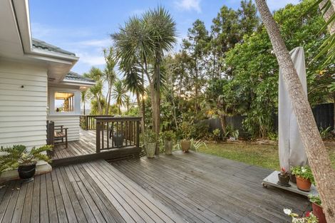 Photo of property in 235a Titirangi Road, Titirangi, Auckland, 0604