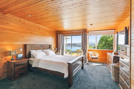 Photo of property in 3 Countess Close, Maupuia, Wellington, 6022