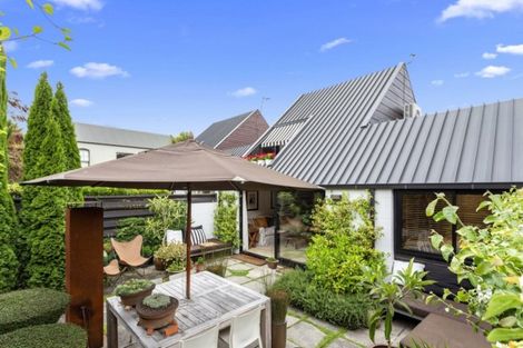 Photo of property in 16 Office Road, Merivale, Christchurch, 8014