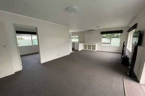 Photo of property in 2/1003 Caroline Road, Mayfair, Hastings, 4122