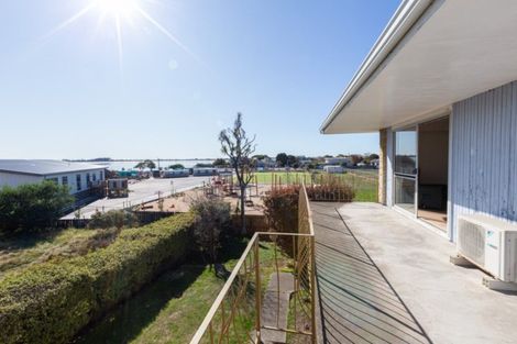 Photo of property in 21 Main Road, Redcliffs, Christchurch, 8081