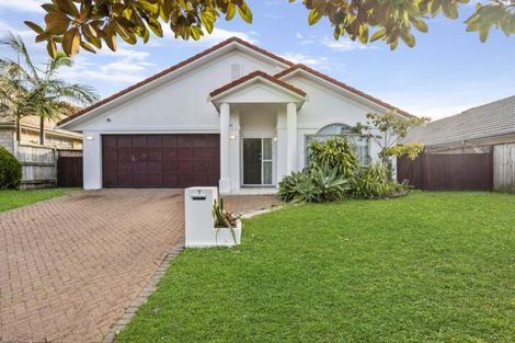 Photo of property in 7 Thornbury Crescent, East Tamaki Heights, Auckland, 2016