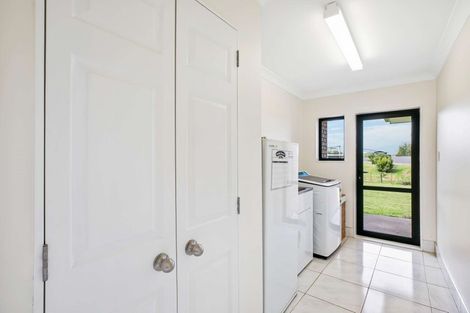 Photo of property in 6 Armstrong Way, Waiuku, 2123
