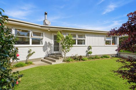 Photo of property in 71 Awaroa Road, Helensville, 0800