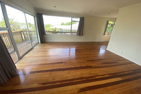 Photo of property in 8 Sequoia Place, Sunnynook, Auckland, 0620
