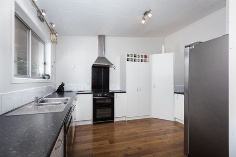 Photo of property in 2 Windsor Road, Waipawa, 4210