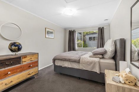 Photo of property in 1/40 Salford Street, Newlands, Wellington, 6037