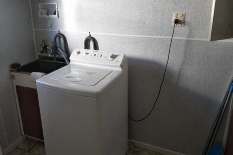 Photo of property in 12 Exmouth Road, Northcote, Auckland, 0627