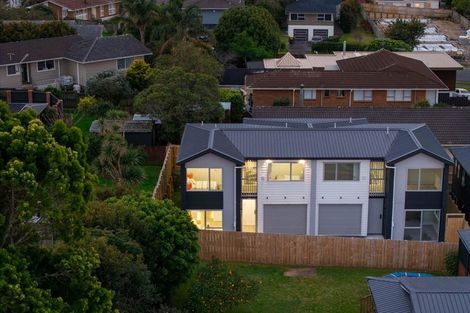 Photo of property in 7d Maroubra Place, Botany Downs, Auckland, 2010