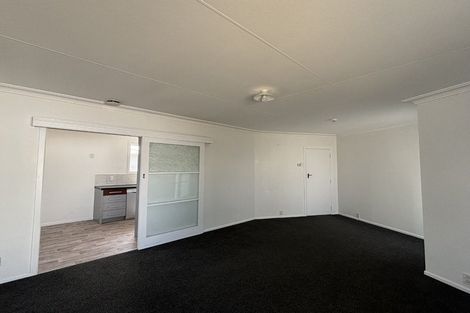 Photo of property in 77 Collins Road, Melville, Hamilton, 3206