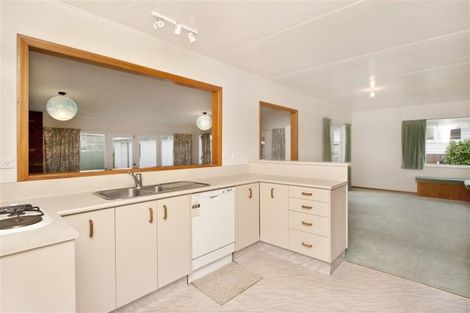 Photo of property in 14 Kapiti Place, Awapuni, Palmerston North, 4412