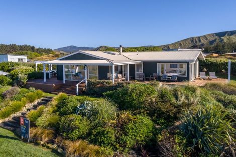 Photo of property in 6 Beach Road, Flat Point, Masterton, 5883