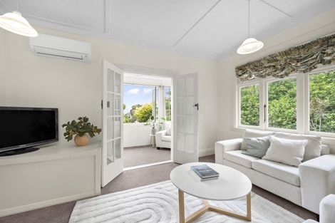 Photo of property in 16 Kowhai Street, Eastbourne, Lower Hutt, 5013