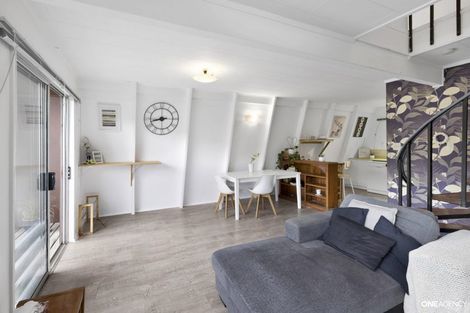 Photo of property in 45 Airlie Road, Plimmerton, Porirua, 5026