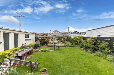 Photo of property in 11 Hargest Crescent, Saint Kilda, Dunedin, 9012