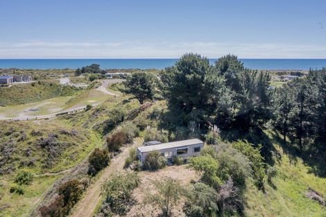 Photo of property in 18 Henham Lane, Waikawa Beach, Levin, 5573