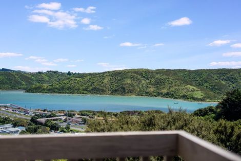 Photo of property in 4 Kahu Road, Paremata, Porirua, 5024