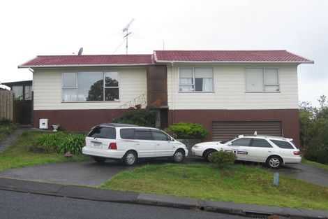 Photo of property in 32 Cheval Drive, Totara Vale, Auckland, 0629