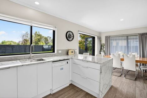 Photo of property in 23 Raabia Close, Parakai, 0830