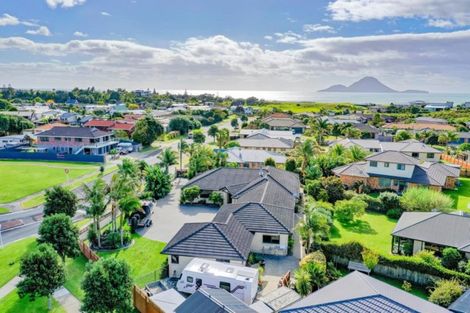 Photo of property in 2 Ohuirehe Road, Coastlands, Whakatane, 3120