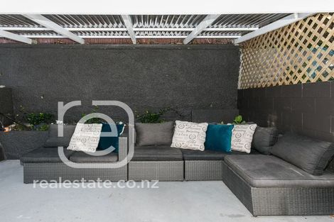 Photo of property in 75 Milton Road, Bluff Hill, Napier, 4110